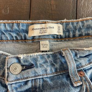 Curve Love-The Dad jeans High rise.